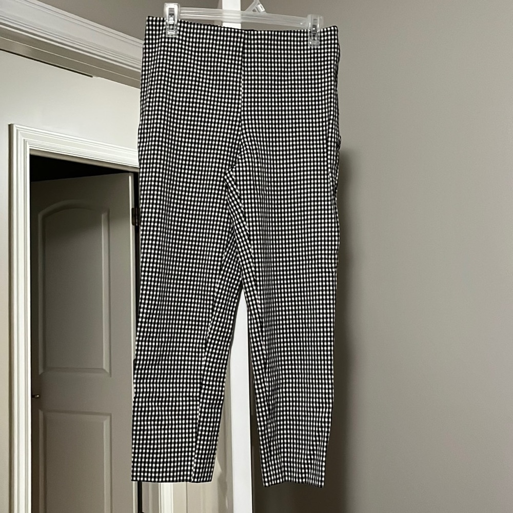 Black and white small check, stretchy comfy business casual ankle pants